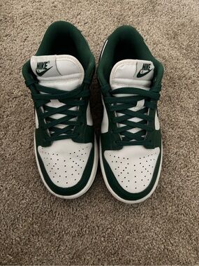 Nike Low-Top Sneakers in White & Dark Green